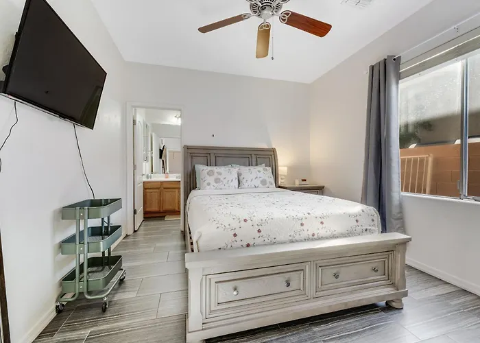 Westwing Retreat * Peoria